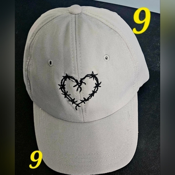 Cute designed caps - Picture 9 of 9